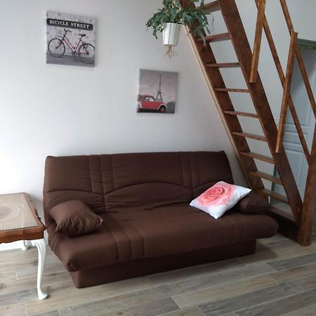 Les Petits Gites Ernee Bagian luar foto